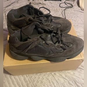 Yeezy 500 “Utility Blacks”